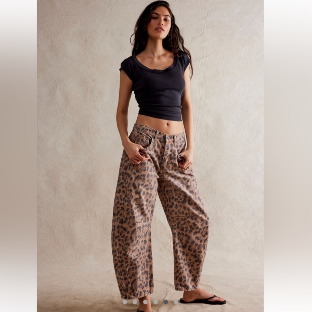 We the Free Good Luck Leopard Barrel Jeans (sold out style!) Size 25